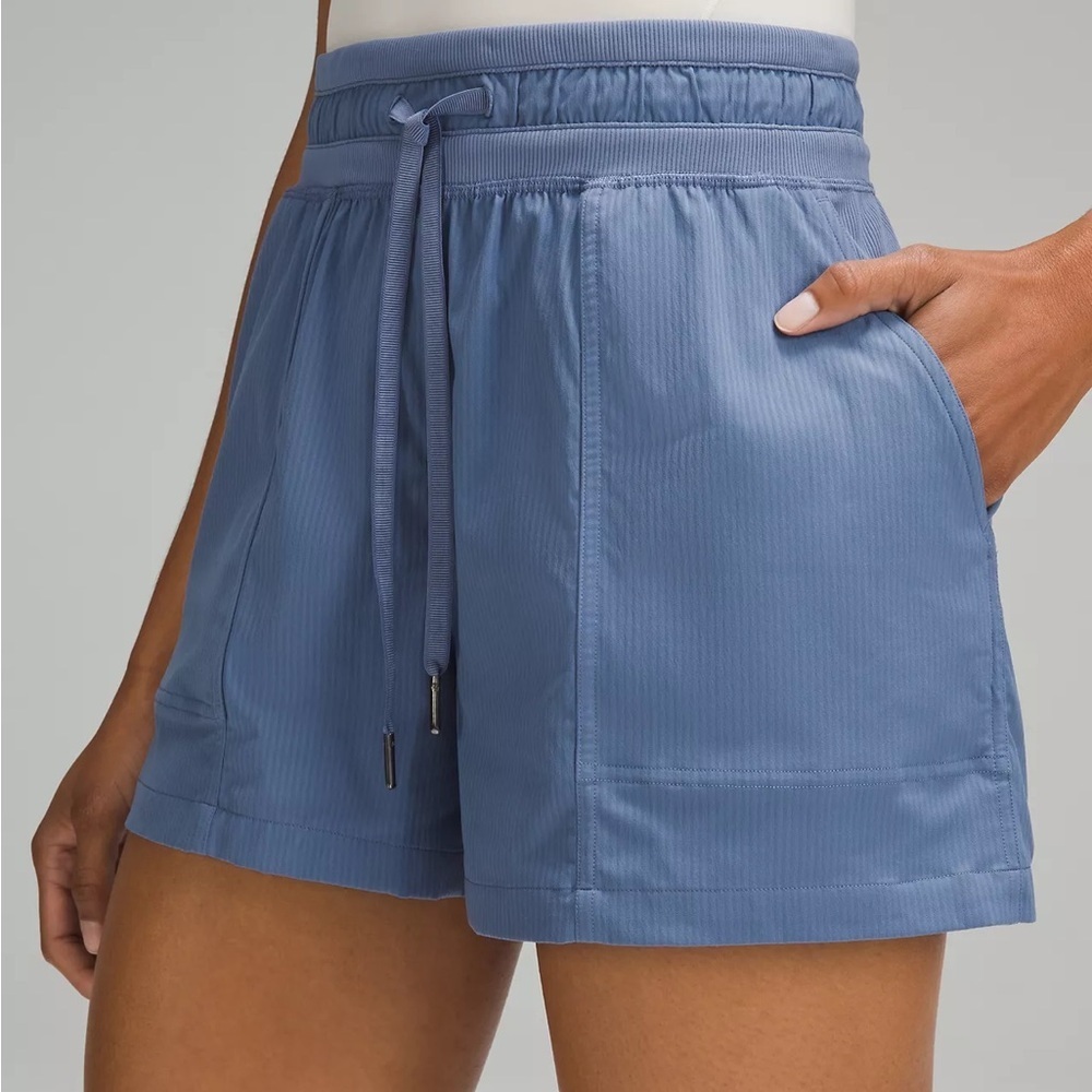 New Lululemon Dance Studio High-Rise Shorts 3.5" Oasis Blue Size 4 NWT - Picture 4 of 5